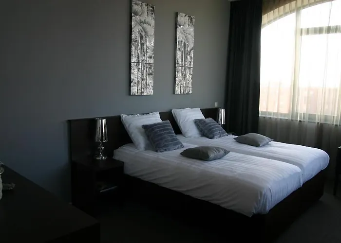 Het Turfschip 2* Etten-Leur